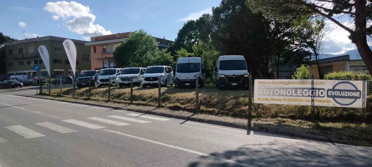 AUTONOLEGGIO EVOLUZIONE A FABRIANO ESTERNO AUTONOLEGGIO EVOLUZIONE A FABRIANO