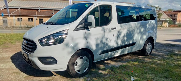 Prenotazione Ford Custom 9 Posti